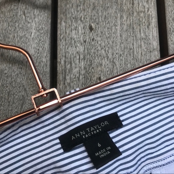 ANN TAYLOR FACTORY Blue Striped Dress Pants - Picture 8 of 8